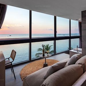 Ocean Eyes Suite